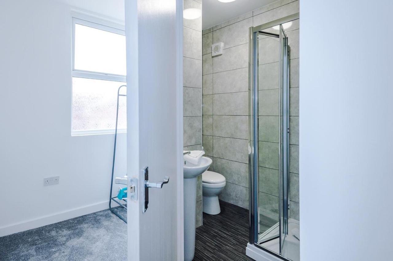Cosy 3 Bed 3 Bath House - Central Liverpool -Self Check-In & Free Parking! Villa Exterior photo